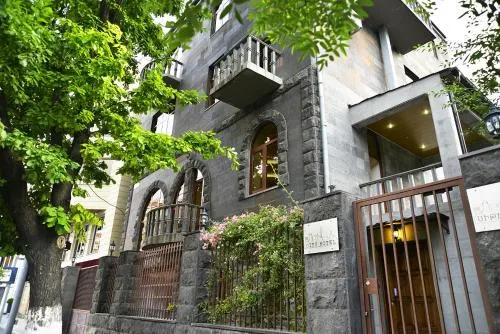 Saryan Hotel Yerevan picture