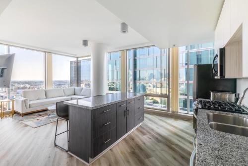 Gallery image of 2BR Lux Highrise Hollywood in Los Angeles