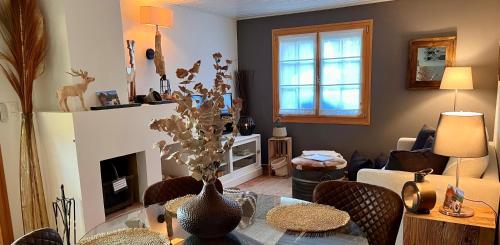 Uma área de estar em Chalet Apartment Serenity Lodge