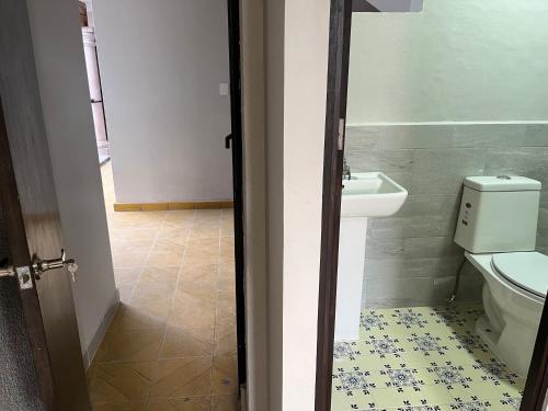 Un baño de El Suburbio - Serapio Rendon