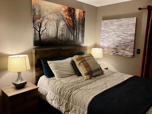 Quiet Oasis, Close to Boulder's Best, Patios, Pool Access, Fast Wi-Fi, Pets OK