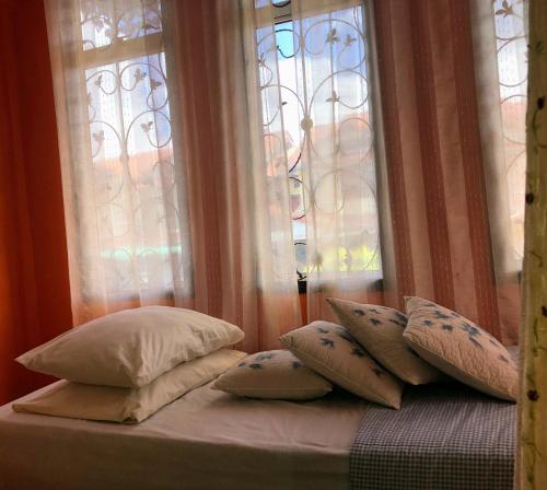 Postel nebo postele na pokoji v ubytování Guesthouse Khatib