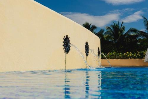 Quinta Real Huatulcoの敷地内または近くにあるプール