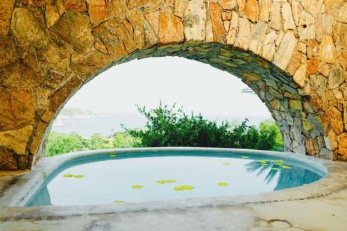 Quinta Real Huatulcoの敷地内または近くにあるプール