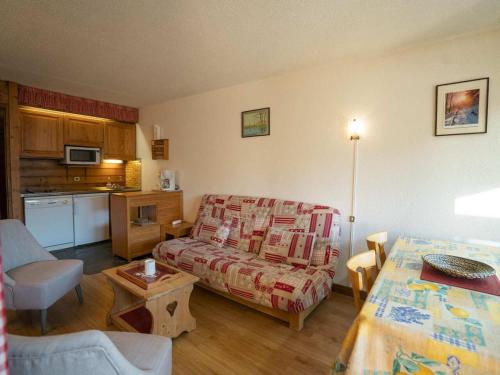 Studio pour 4 pers avec balcon exposé sud, parking couvert, WIFI, proche télésiège et navettes