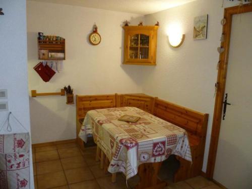 Appartement 2 pièces cosy, 5 pers, terrasse sud, proche des remontées, parking inclus, WiFi en option