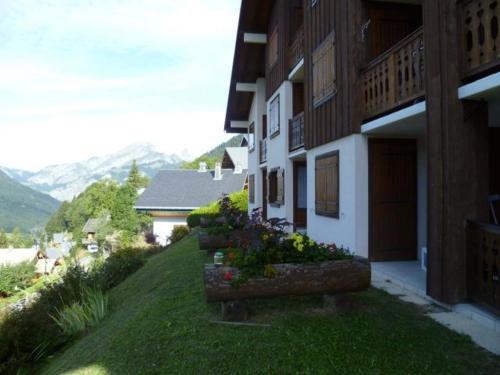 Appartement 2 pièces cosy, 5 pers, terrasse sud, proche des remontées, parking inclus, WiFi en option