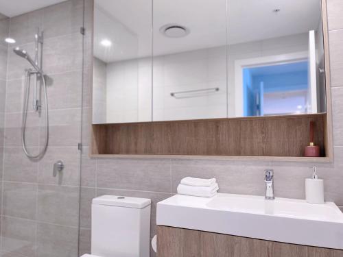 Ένα μπάνιο στο Oceanview Paradise 2Beds Apt at Casino FreeParking