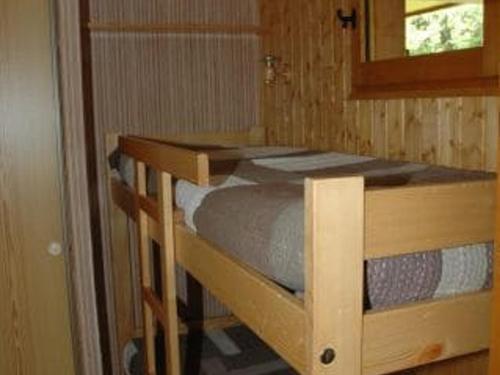 quelques lits superposés dans une chambre dans l'établissement Appartement 2P pour 4 pers. à Châtel, proche télésiège, balcon sud-ouest, grand confort - FR-1-676-86, à Châtel