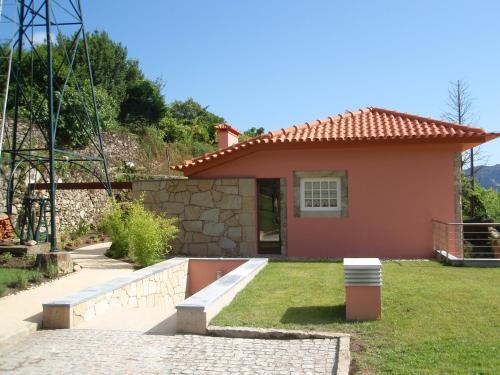 Casa da Boa Fonte by Casa da Travessa