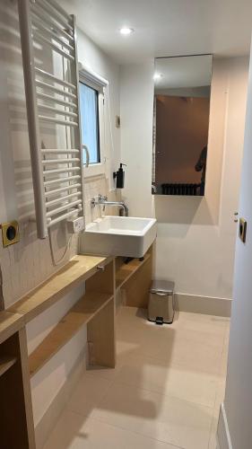 Marais joli duplex avec clim 33m2