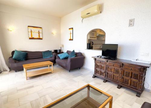 Skol 935 - Cozy 2-Bedroom Apartment with Amazing Sea Views