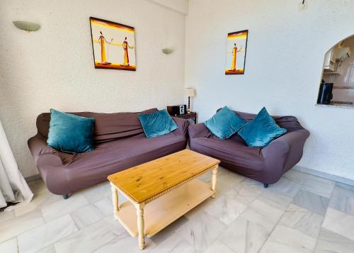 Skol 935 - Cozy 2-Bedroom Apartment with Amazing Sea Views