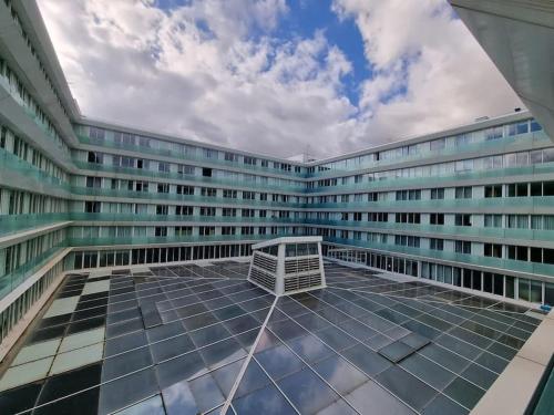 Funchal Centrum - La Vie Apartment with Parking! by Rentallido