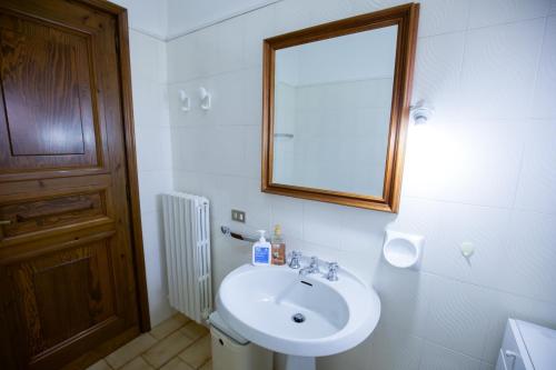 Un baño de Monferrato, Intera casa uso esclusivo giardino recintato posto auto privato, ideale per famiglie con animali