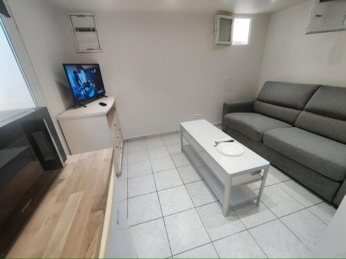 Photo de la galerie de l'établissement Logement 2 pièces avec barbecue 5 minutes gare, à Nanterre