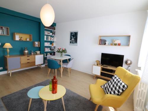 Gallery image of Appartement Aurillac, 2 pièces, 2 personnes - FR-1-742-389 in Aurillac