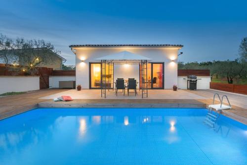 Villa Fairytale cottage 2 by IstriaLux