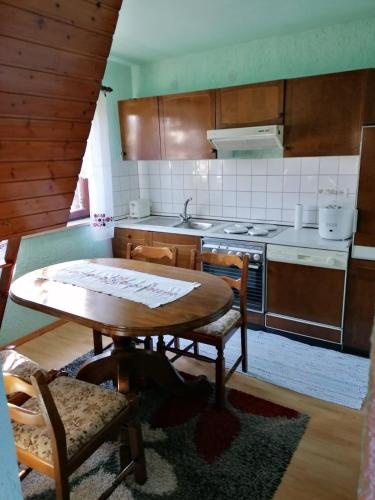 Η κουζίνα ή μικρή κουζίνα στο Studio Apartman Barbara