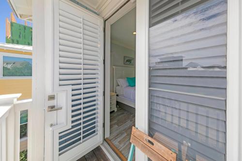 Φωτογραφία από το άλμπουμ του Sea Suite - Large hot tub with an easy walk to the beach σε Santa Rosa Beach