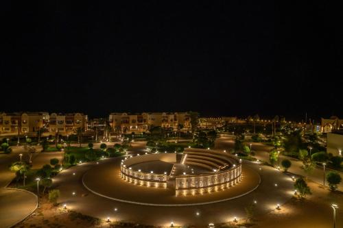 Nespecifikovaný výhled na destinaci Abú Simbel nebo výhled na město při pohledu z hotelu