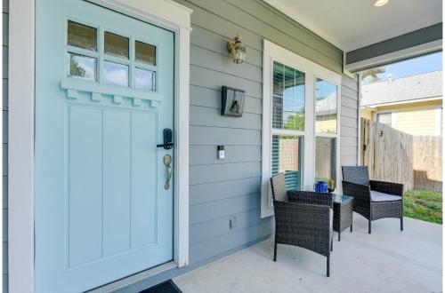 Balkoni atau teres di Centrally Located Stunning 3BR 2BA Near Downtown