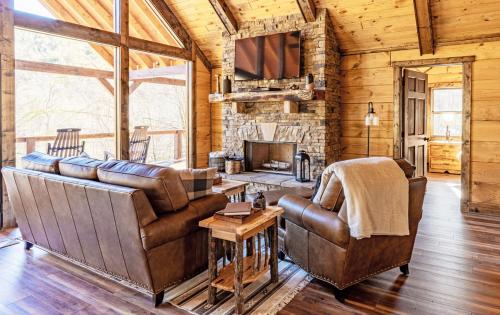 Χώρος καθιστικού στο The Preserve Mountain Getaway Cabin
