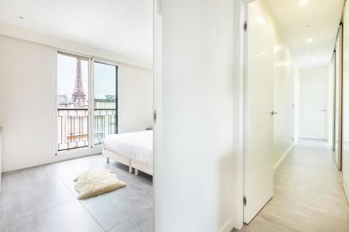 Luxury Eiffel Tower view - Paris 16