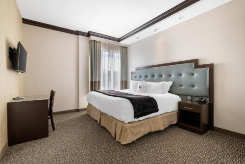 Condor Hotel by LuxUrban Image