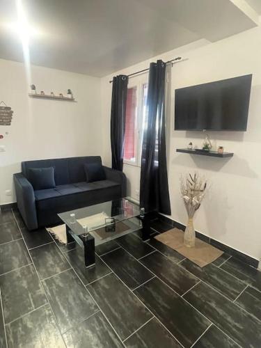 L8 - Villiers-le-Bel proche ROISSY & PARIS