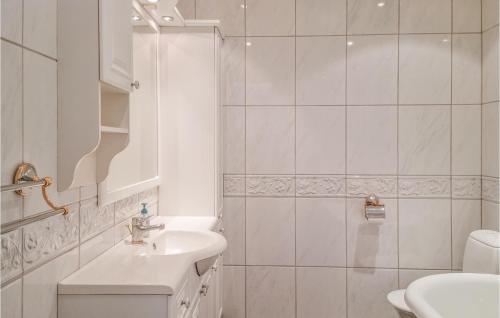 Koupelna v ubytování Nice Home In Kristiansand With Kitchen