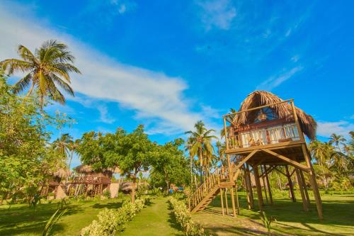 Hotel Isla Mucuraにある庭