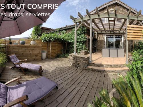 Gîte authentique avec terrasse et tout confort, entre Monts du Lyonnais et bassin Stéphanois - FR-1-496-299