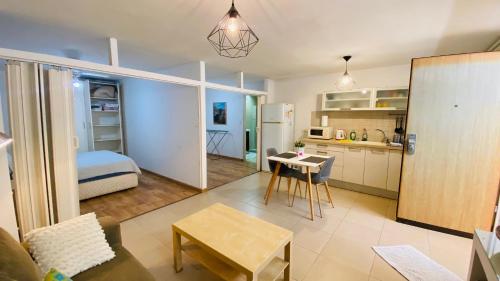 Kjøkken eller kjøkkenkrok på Raanana Luxury Apartments