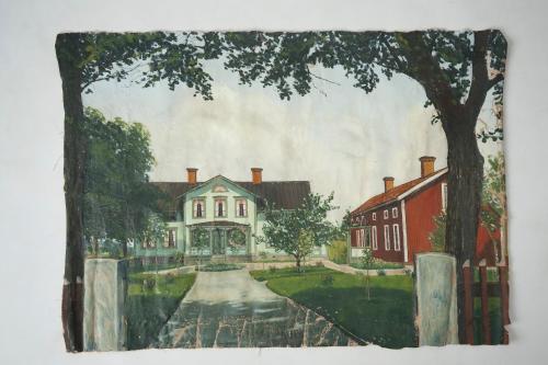 une peinture d'une maison avec un arbre dans l'établissement Röda stugan, à Hedemora