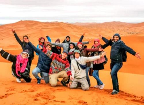Tetamu yang menginap di Merzouga Nice luxury Camp