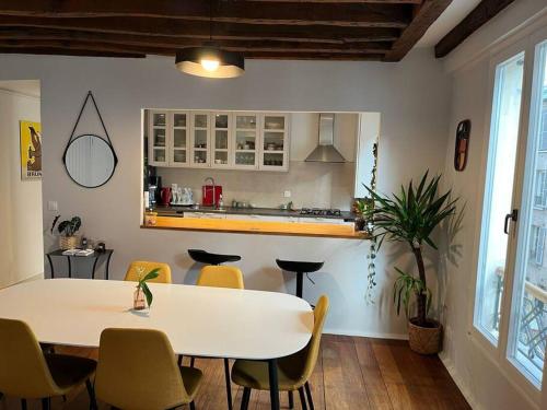 Lovely large apartment (4p) near Montparnasse