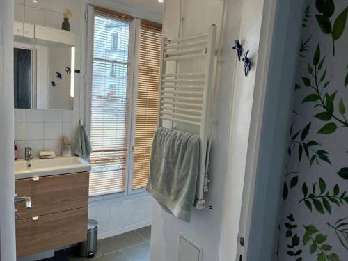 Lovely large apartment (4p) near Montparnasse