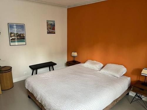 Lovely large apartment (4p) near Montparnasse