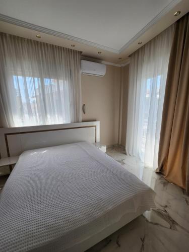 Kavala Black and White apartment