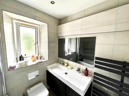 Immanuel House - Modern Luxury Victorian Home 1872 - Free Parking & SuperFast Fibre Optic WiFi photo 25
