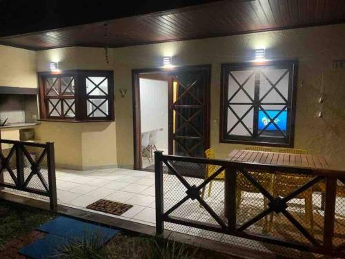 Φωτογραφία από το άλμπουμ του L2 Casa condomínio tipo resort frente a praia. σε São Sebastião