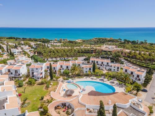 Modern Oasis 500m Beach with AC WiFi Pool