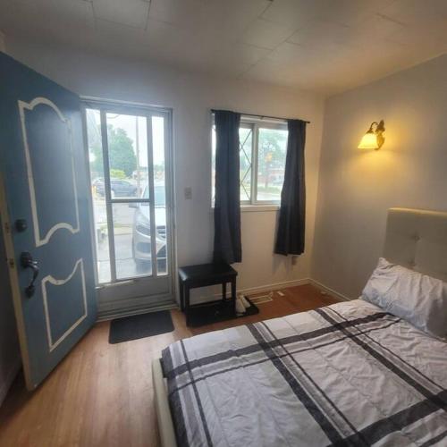 Cute little private place in downtown Wallaceburg, Wallaceburg (updated