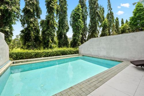 Πισίνα στο ή κοντά στο The Fairways Villas - 5 bedrooms & bathroom for up to 14 guests 7kms to Patong