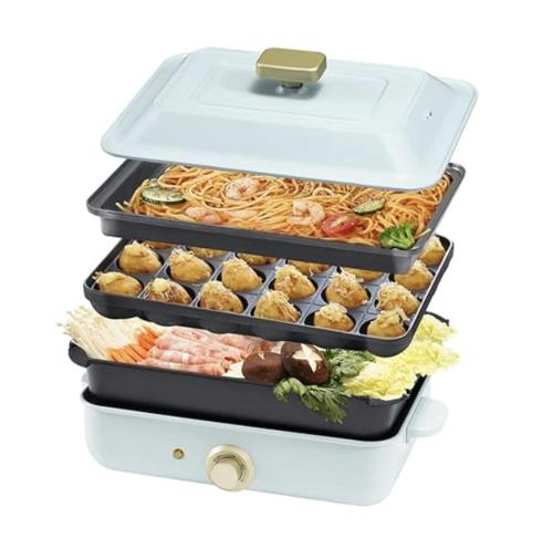 two trays filled with different types of food at on a journey 千葉 九十九里 in Kujukuri