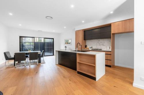 Gallery image of Three bedroom Townhouse in O'connor ACT in Canberra