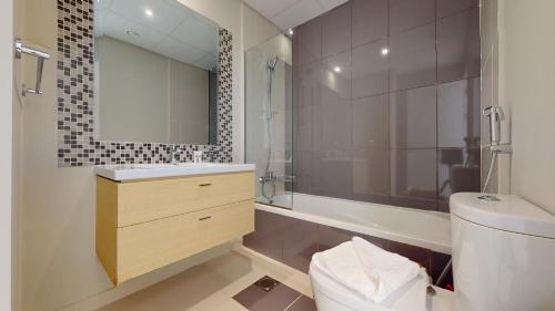 Koupelna v ubytování Primestay - Odora 3BR in Akoya Oxygen