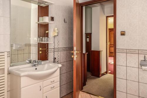 Gallery image of Hotel Tihany Átrium in Tihany
