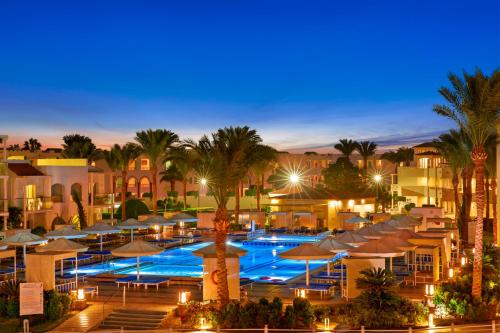 Pickalbatros Dana Beach Resort - Aqua Park — Pool view